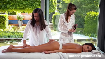 eautiful girl massage sex