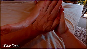 oil massage foot
