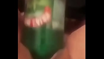 bottle nserts pussy