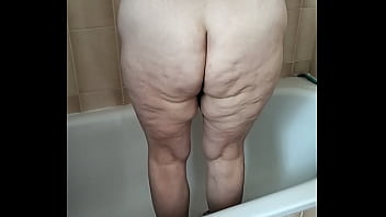 mature saggy pooping