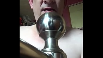 ranny bed post