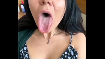 mouth tongue