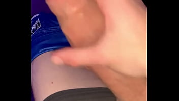 bed kneeing masturbation